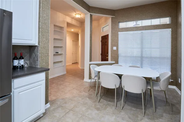 $2,550 | 22 West Greenhill Terrace Place, The Woodlands, TX 77382