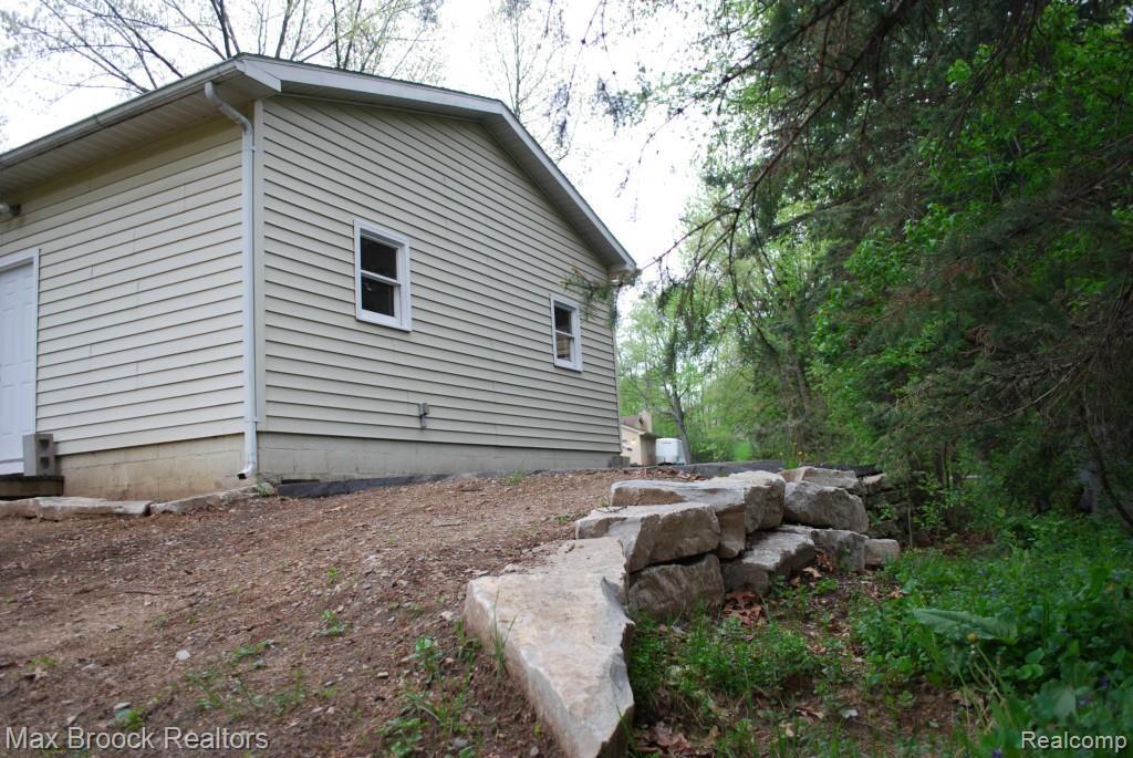 3390 Ridge Road Highland, MI 48356 - Photo 10 of 37 DSC_0535.jpg