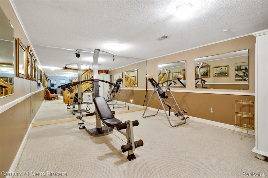 10065 Center Road Fenton, MI 48430 - Photo 42 of 77 dsc09479-dsc09481.jpg