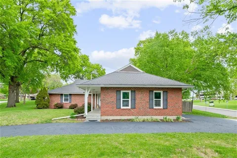 $675,000 | 5215 Pawnee Drive, Roeland Park, KS 66205