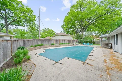 $675,000 | 5215 Pawnee Drive, Roeland Park, KS 66205