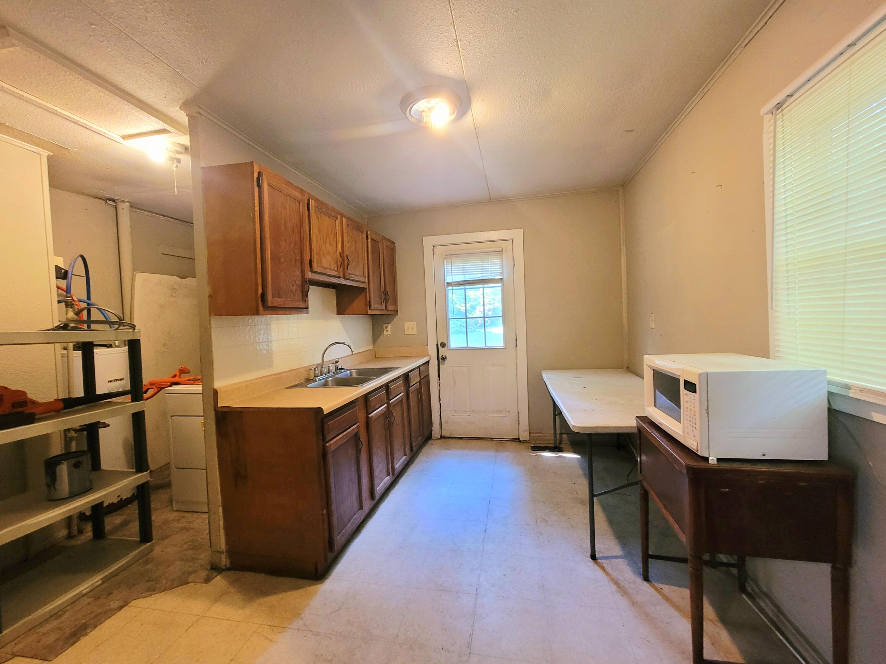 1053 Russell Avenue Springfield, OH 45506 - Photo 5 of 9 Gallery Image 5