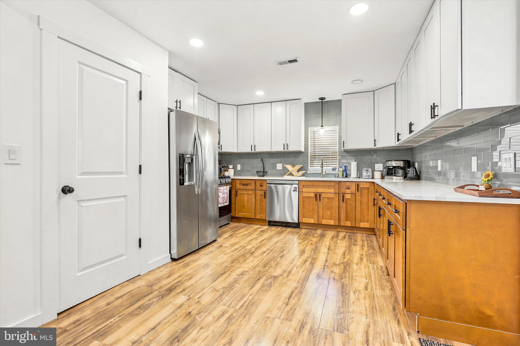 109 Burnt Mill Road Cherry Hill, NJ 08003 - Photo 4 of 25