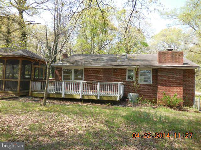 18301 Sharon Road Triangle, VA 22172 - Photo 2 of 7 Exterior (Rear)
