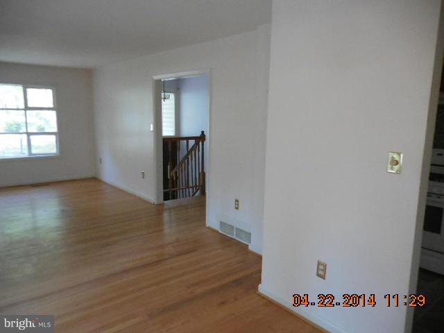 18301 Sharon Road Triangle, VA 22172 - Photo 6 of 7 Interior (General)