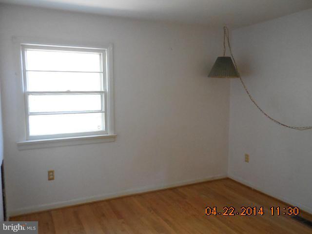 18301 Sharon Road Triangle, VA 22172 - Photo 7 of 7 Bedroom (Master)