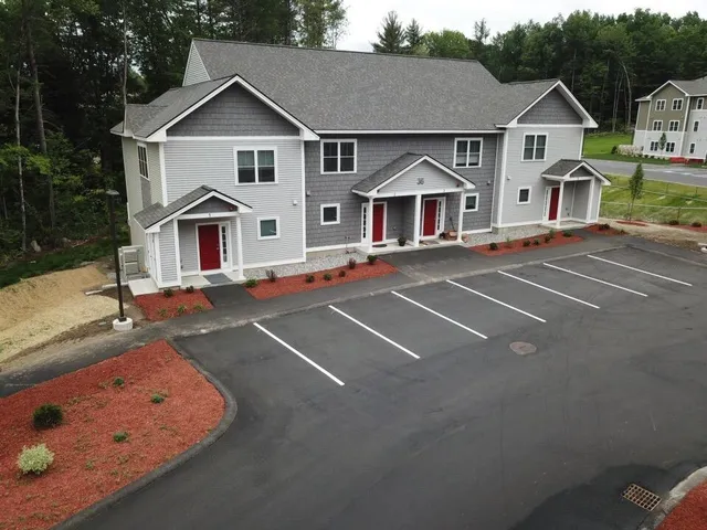 $3,141 | 27 East Ridge Drive, Unit 1, Milford, NH 03055