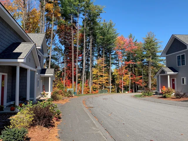 $3,141 | 27 East Ridge Drive, Unit 1, Milford, NH 03055