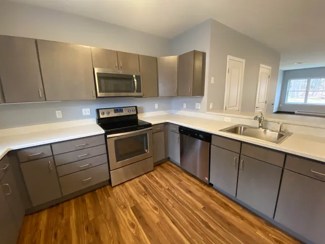 $3,141 | 27 East Ridge Drive, Unit 1, Milford, NH 03055