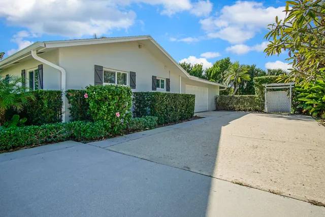 $870,000 | 924 Pompano Drive, Jupiter, FL 33458