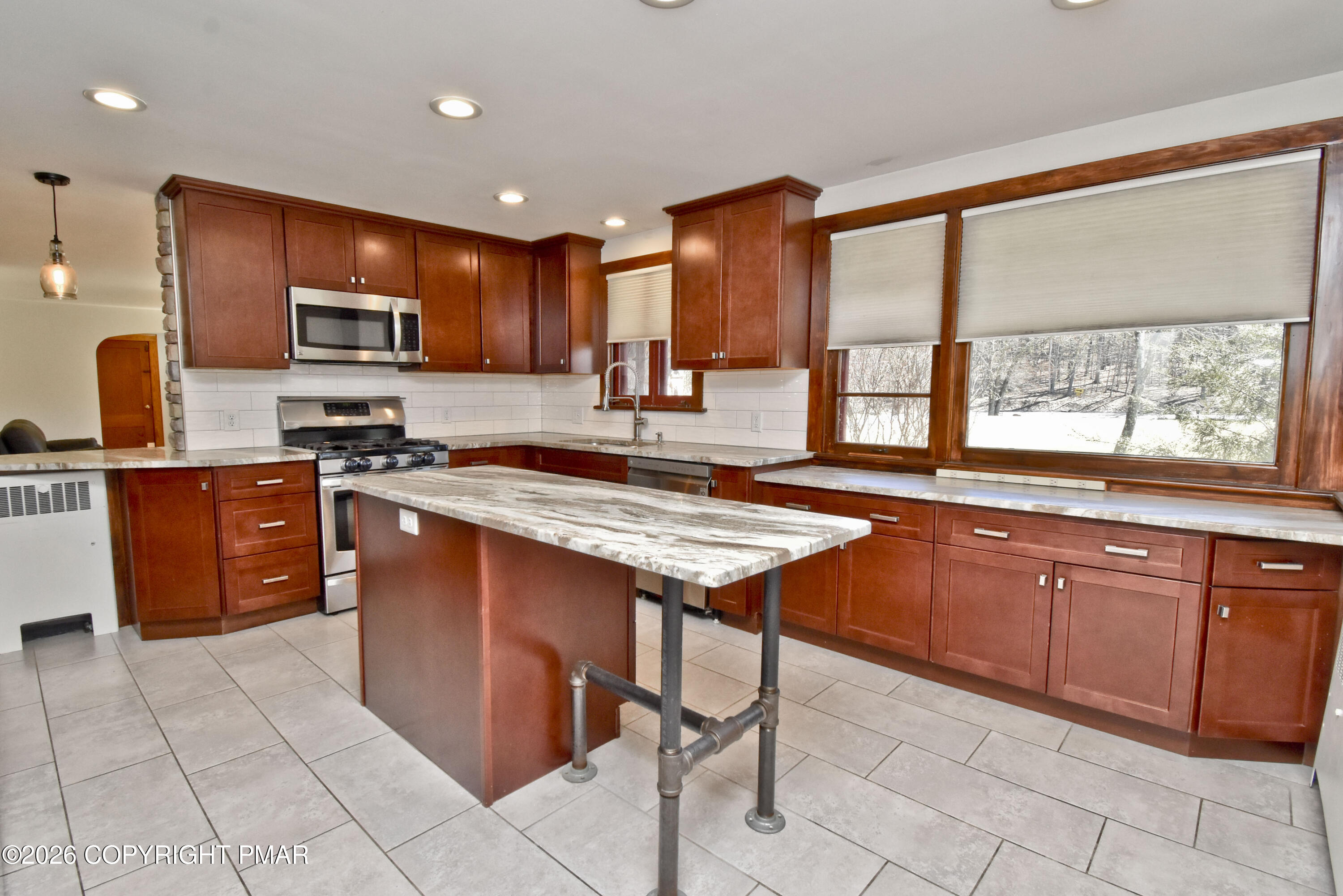 2327 Wigwam Park Road Stroudsburg, PA 18360 - Photo 11 of 53 4 Kitchen (6)