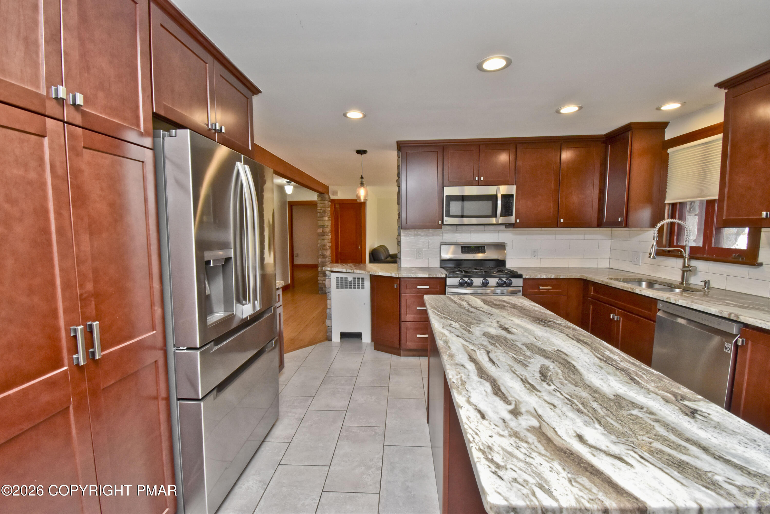 2327 Wigwam Park Road Stroudsburg, PA 18360 - Photo 12 of 53 4 Kitchen (7)