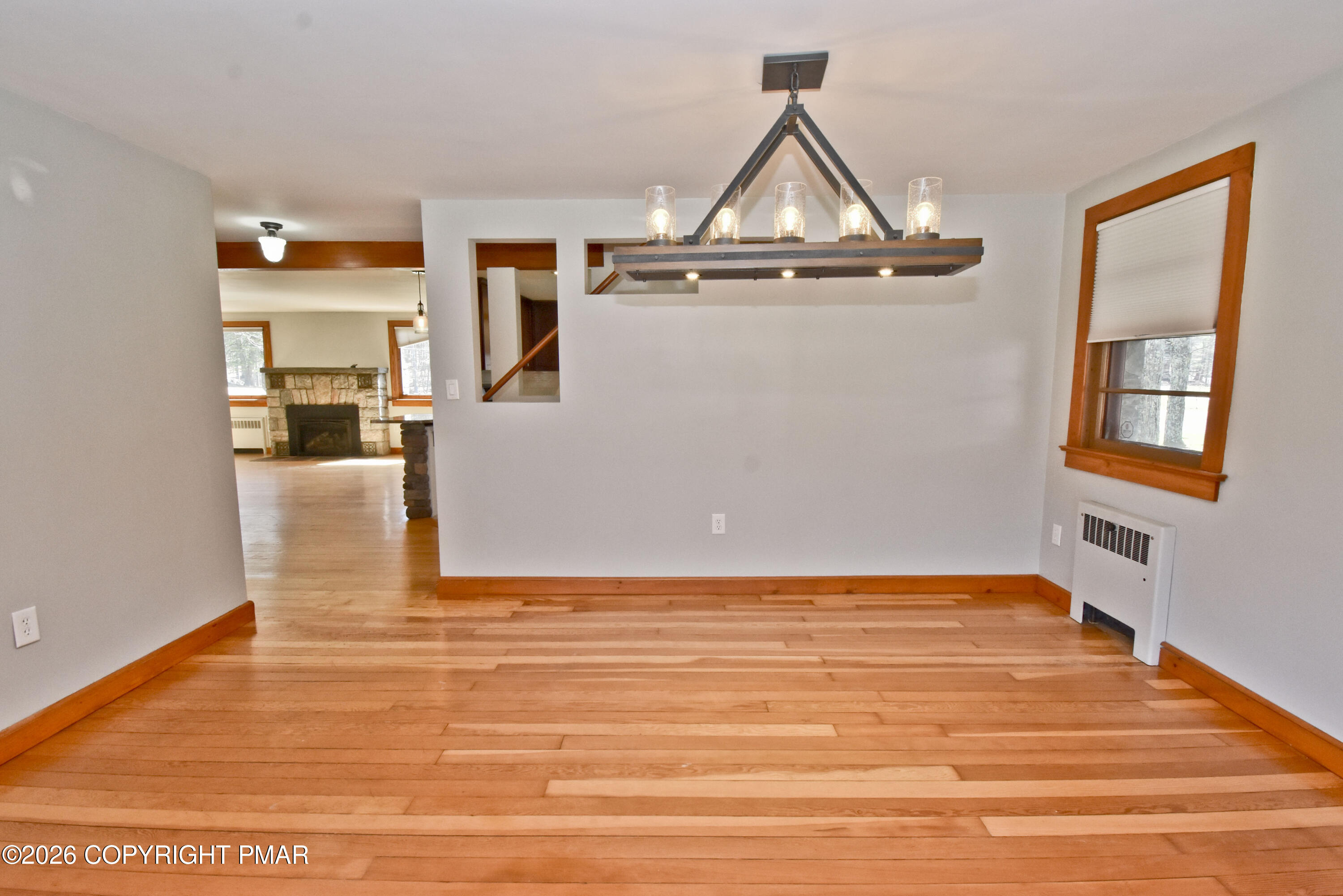 2327 Wigwam Park Road Stroudsburg, PA 18360 - Photo 13 of 53 5 Dining (3)