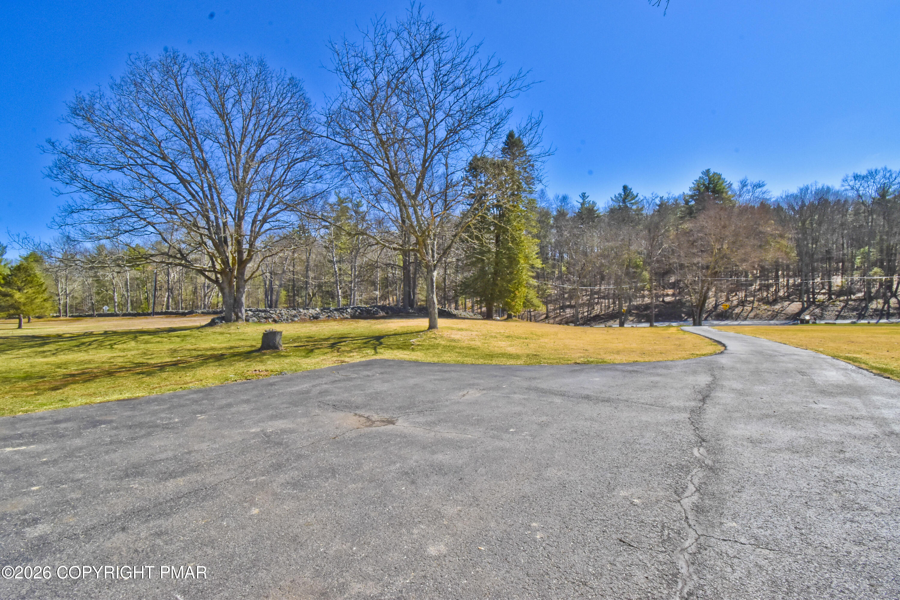 2327 Wigwam Park Road Stroudsburg, PA 18360 - Photo 48 of 53 21 Front (2)
