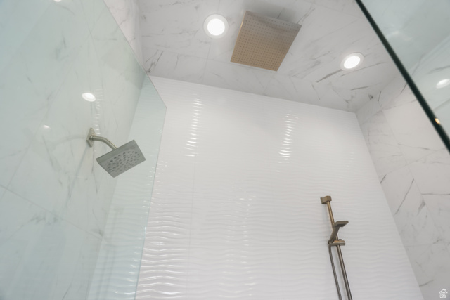 1354 South 800 East Mapleton, UT 84664 - Photo 41 of 129 Ceiling mounted rain shower head w/2 wall mounted heads