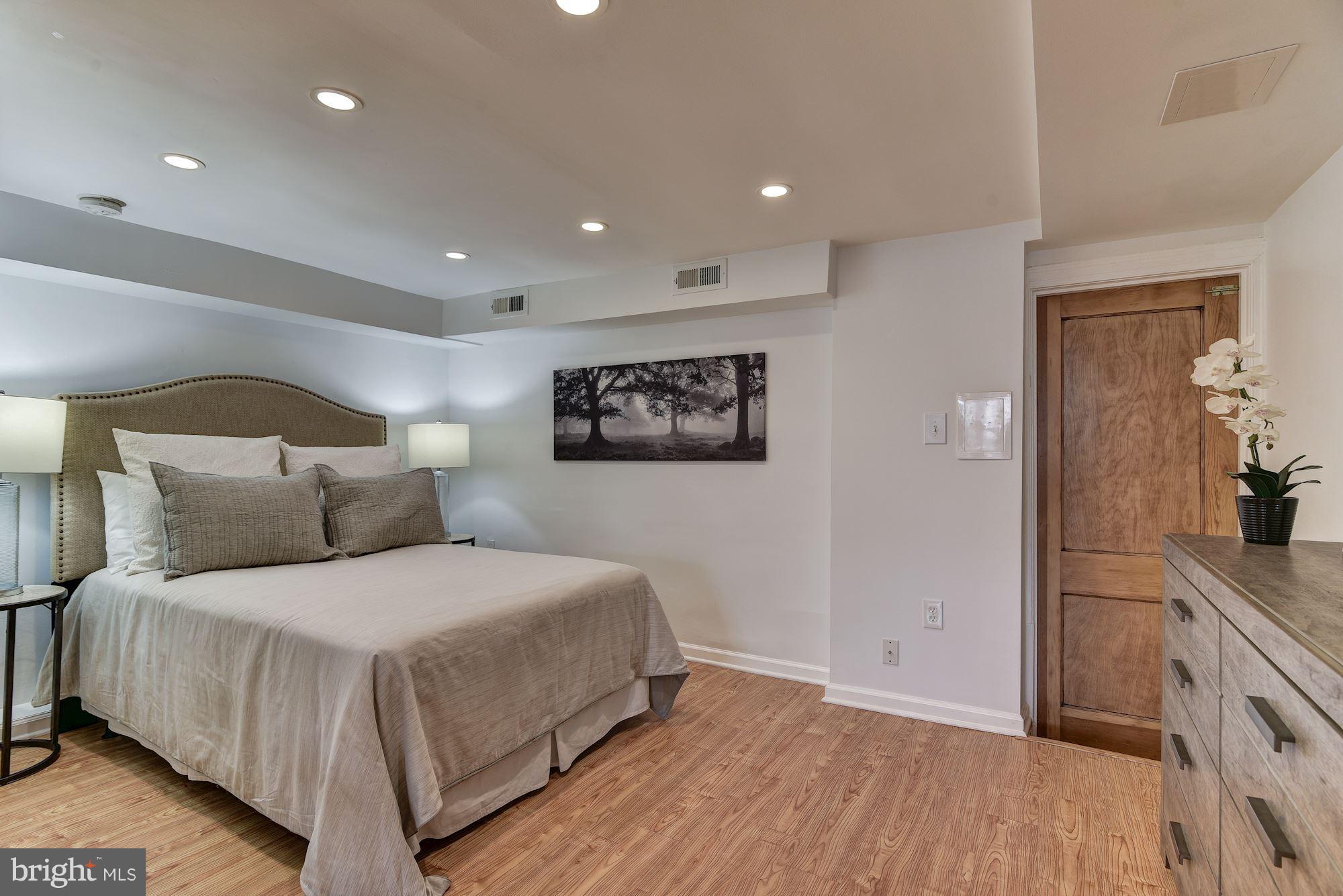3816 Calvert Street Northwest Washington, DC 20007 - Photo 21 of 30 Lower level Au-Pair suite