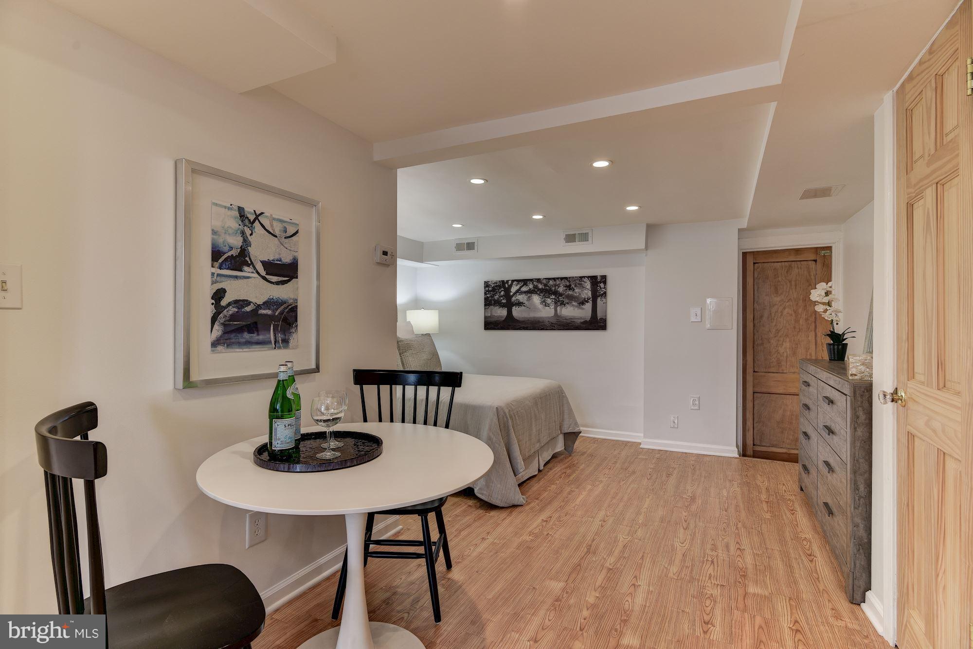 3816 Calvert Street Northwest Washington, DC 20007 - Photo 22 of 30 Au-Pair suite dining area