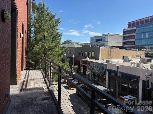 $2,500 | 38 1/2 Battery Park Avenue, Asheville, NC 28801