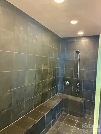 $2,200 | 38 1/2 Battery Park Avenue, Asheville, NC 28801