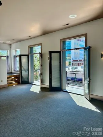 $2,200 | 38 1/2 Battery Park Avenue, Asheville, NC 28801