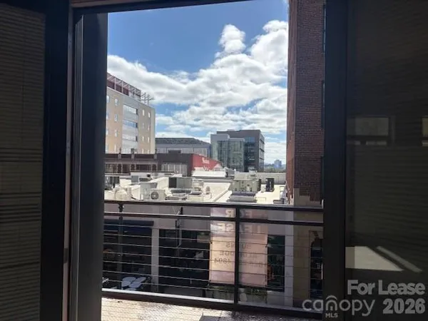 $2,200 | 38 1/2 Battery Park Avenue, Asheville, NC 28801