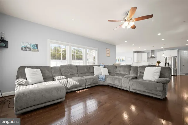 $950,000 | 823 Nell Drive, Sykesville, MD 21784