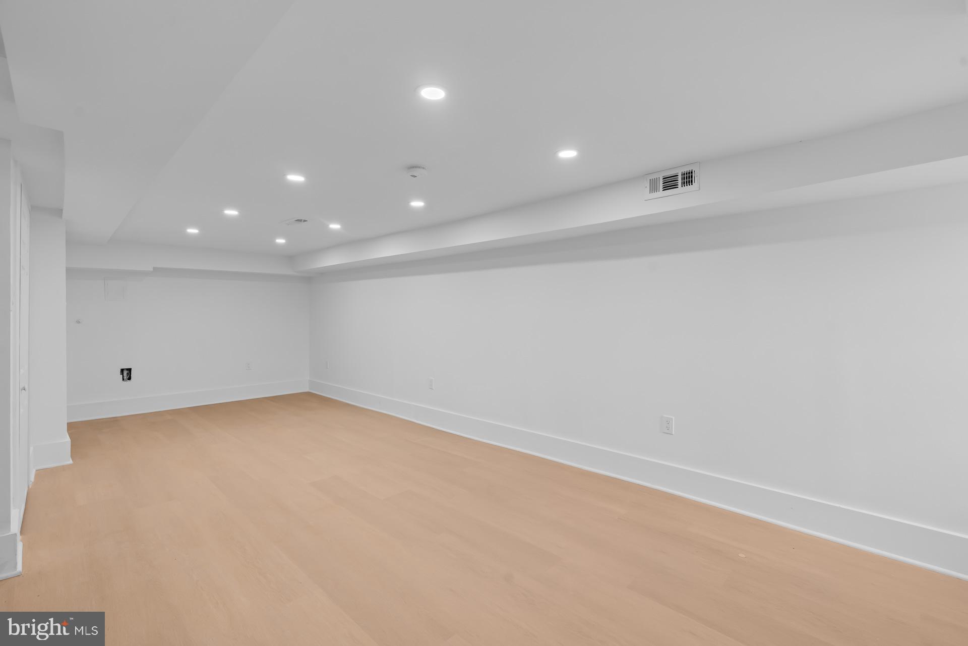 939 Shepherd Street Northwest Washington, DC 20011 - Photo 27 of 45