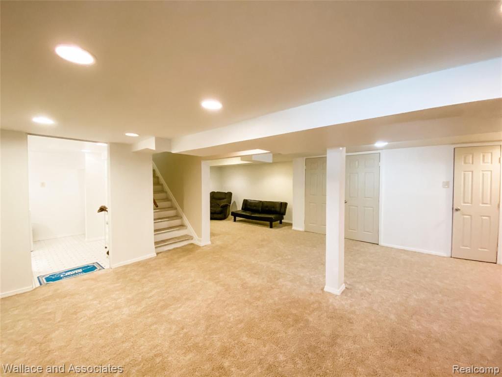 18 Inches Street Mount Clemens, MI 48043 - Photo 23 of 28