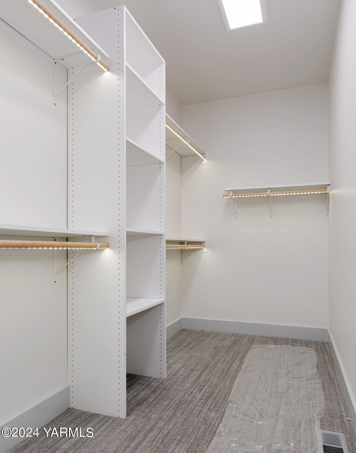 7202 Vista Ridge Avenue Yakima, WA 98903 - Photo 19 of 24 a view of an empty walk in closet