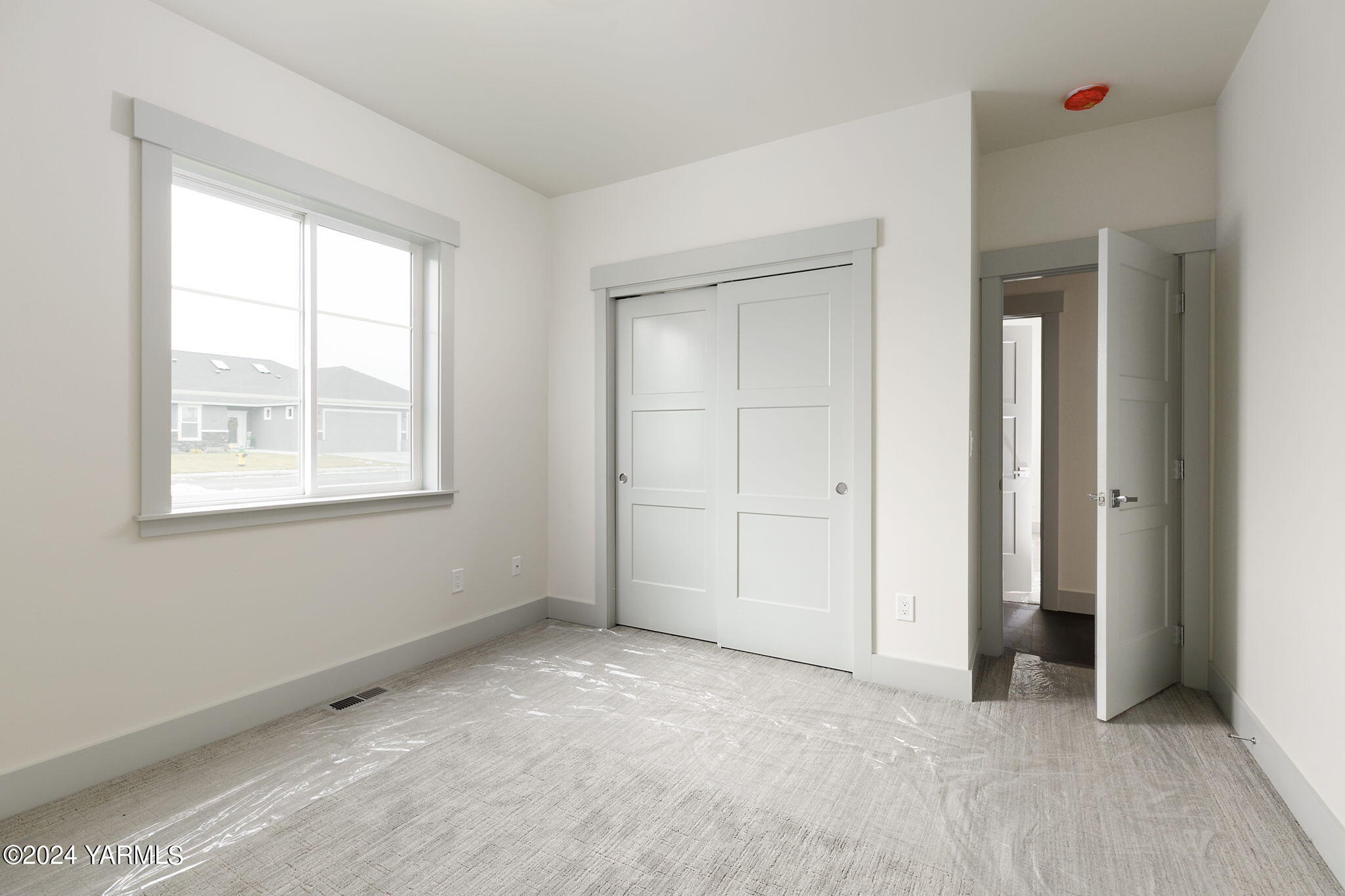 7202 Vista Ridge Avenue Yakima, WA 98903 - Photo 20 of 24 a view of an empty room with a window