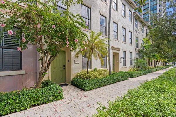 $7,500 | 687 Hibiscus Street, West Palm Beach, FL 33401