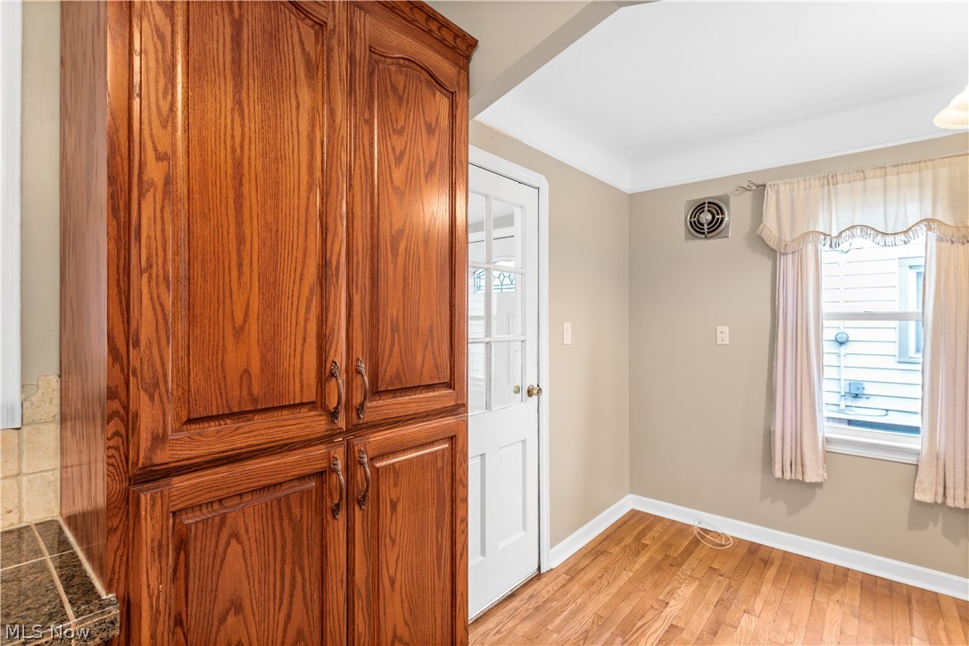 3079 Joslyn Road Cleveland, OH 44111 - Photo 12 of 35 Gallery Image 12