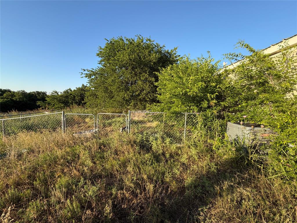 280 Coyote Trail Rhome, TX 76078 - Photo 4 of 11