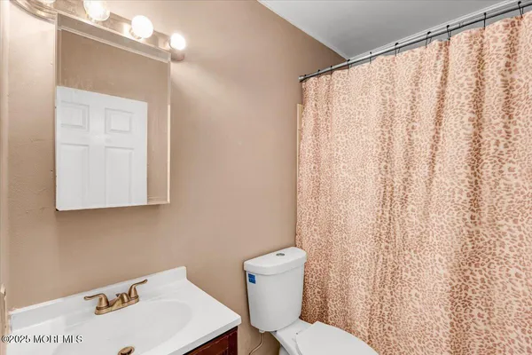 $2,400 | 58 Arbor Avenue, Trenton, NJ 08619