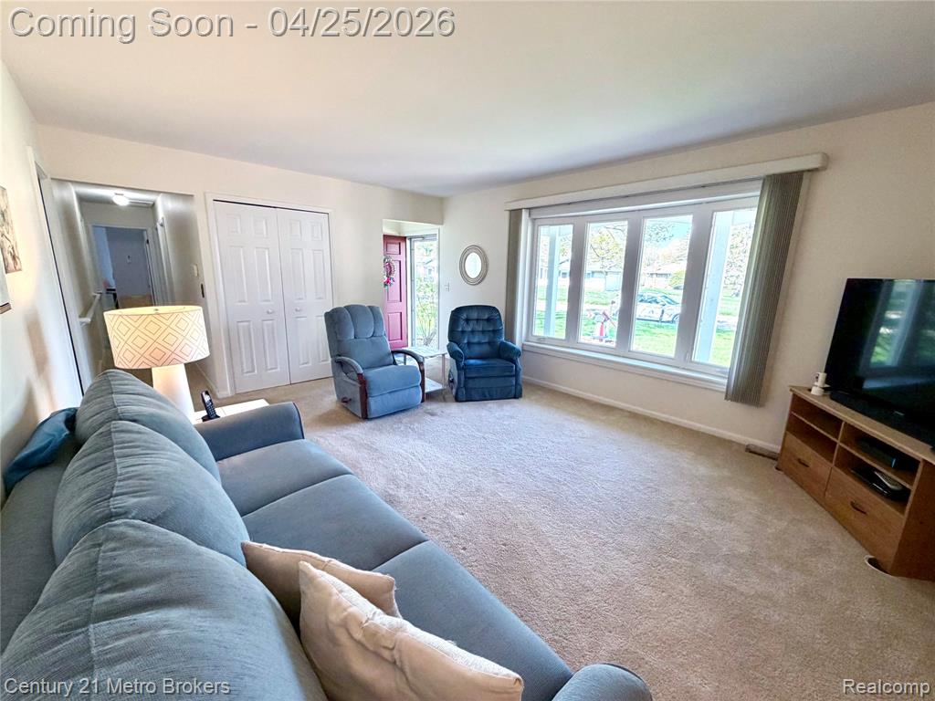 1376 Williamsburg Road Flint, MI 48507 - Photo 3 of 37 Gallery Image 3
