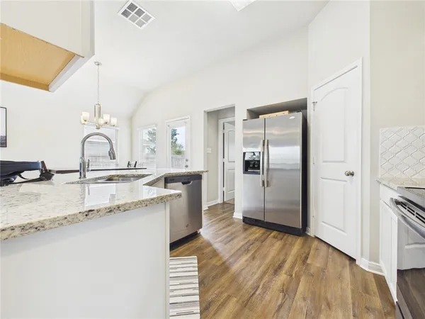 $2,100 | 2729 Porter's Way, Bryan, TX 77803