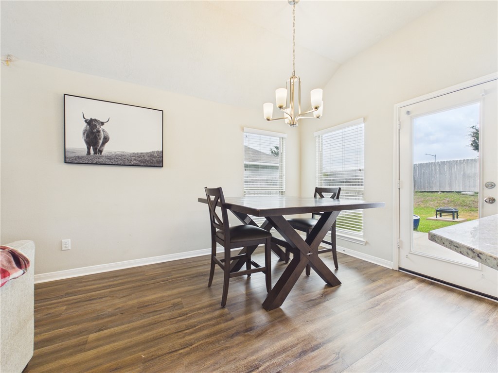 2729 Porter's Way Bryan, TX 77803 - Photo 6 of 17