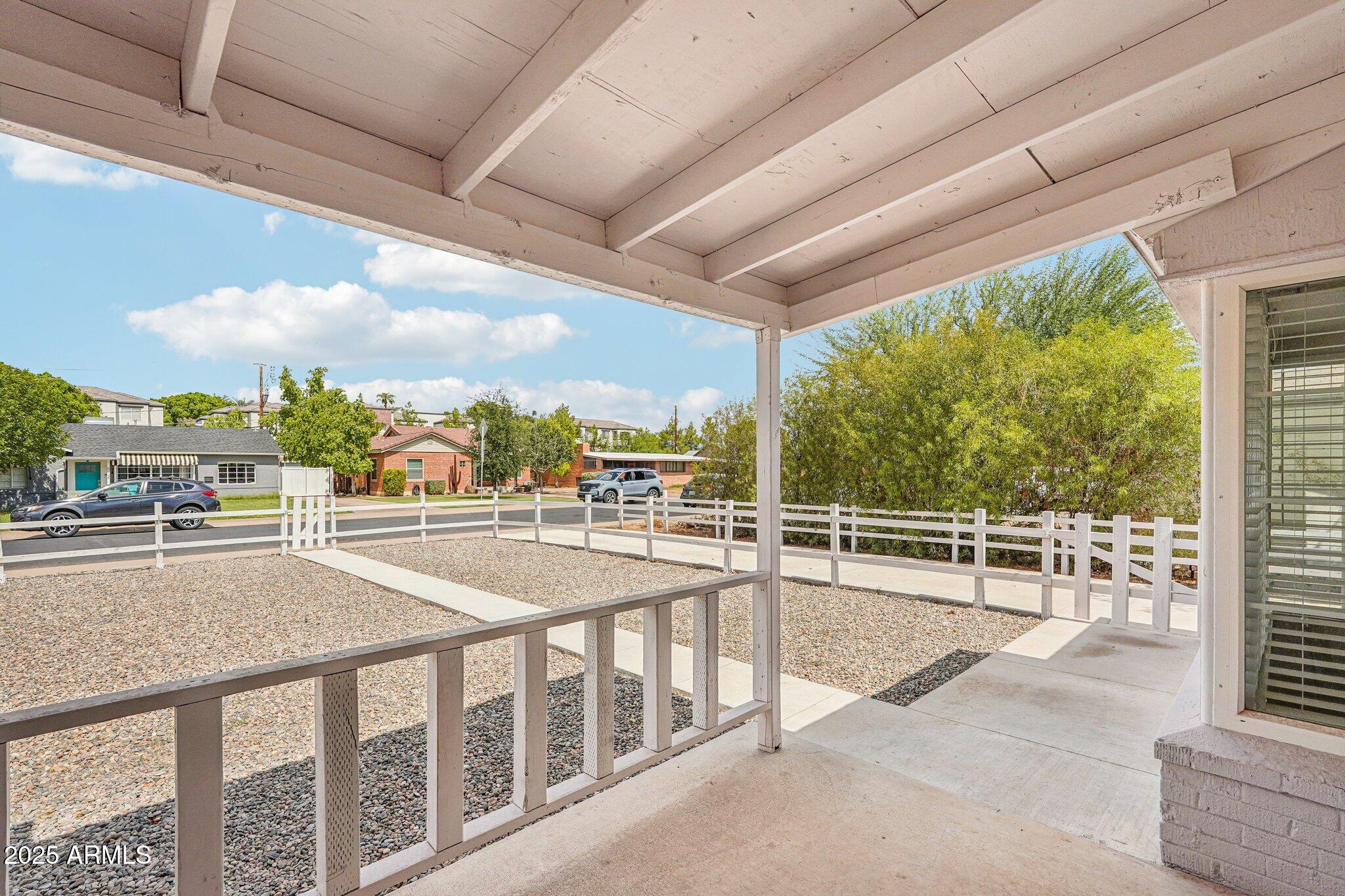 511 East Cheery Lynn Road Phoenix, AZ 85012 - Photo 6 of 33 3-web-or-mls-E Cheery Lynn Rd-S2009-003