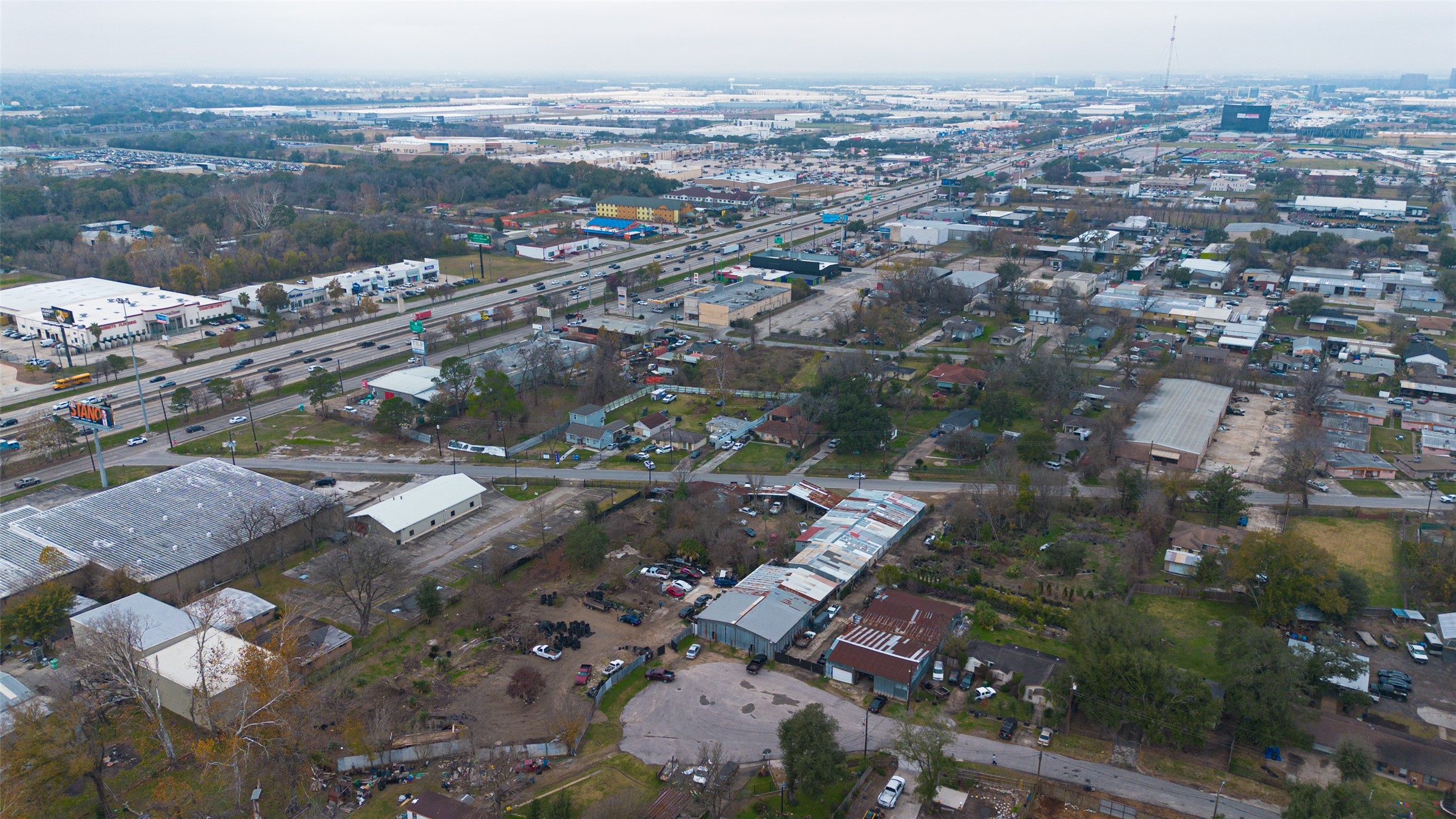 521 Blue Bell Road Houston, TX 77037 - Photo 3 of 29