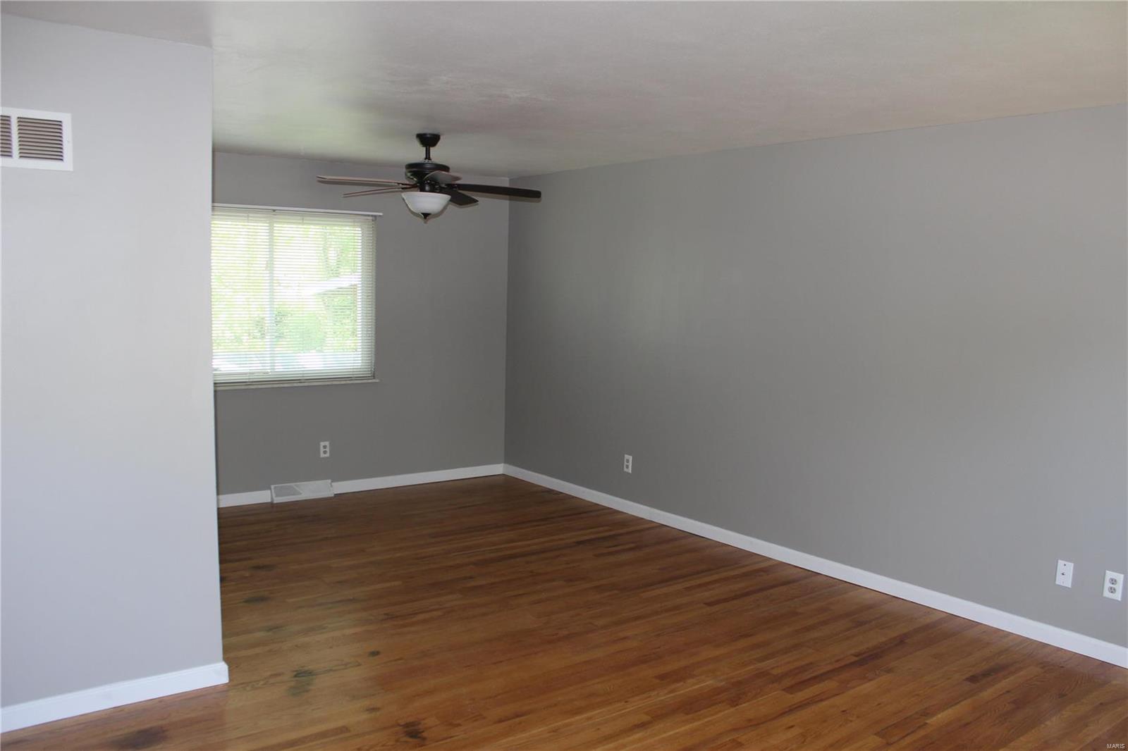 1814 Valley Road St. Charles, MO 63303 - Photo 3 of 49 Gallery Image 3