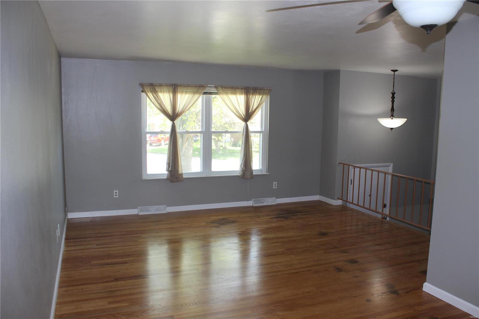 1814 Valley Road St. Charles, MO 63303 - Photo 6 of 49 Gallery Image 6