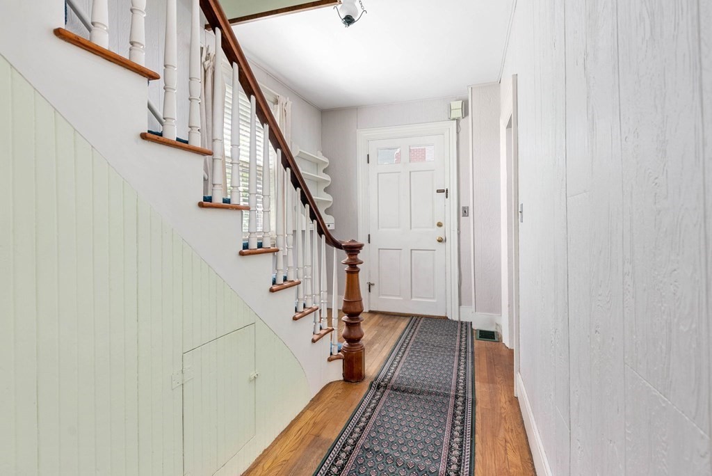 6 Walnut Place Wellesley, MA 02481 - Photo 13 of 32 Gallery Image 13