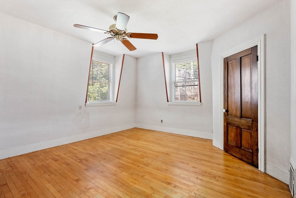 6 Walnut Place Wellesley, MA 02481 - Photo 17 of 32 Gallery Image 17