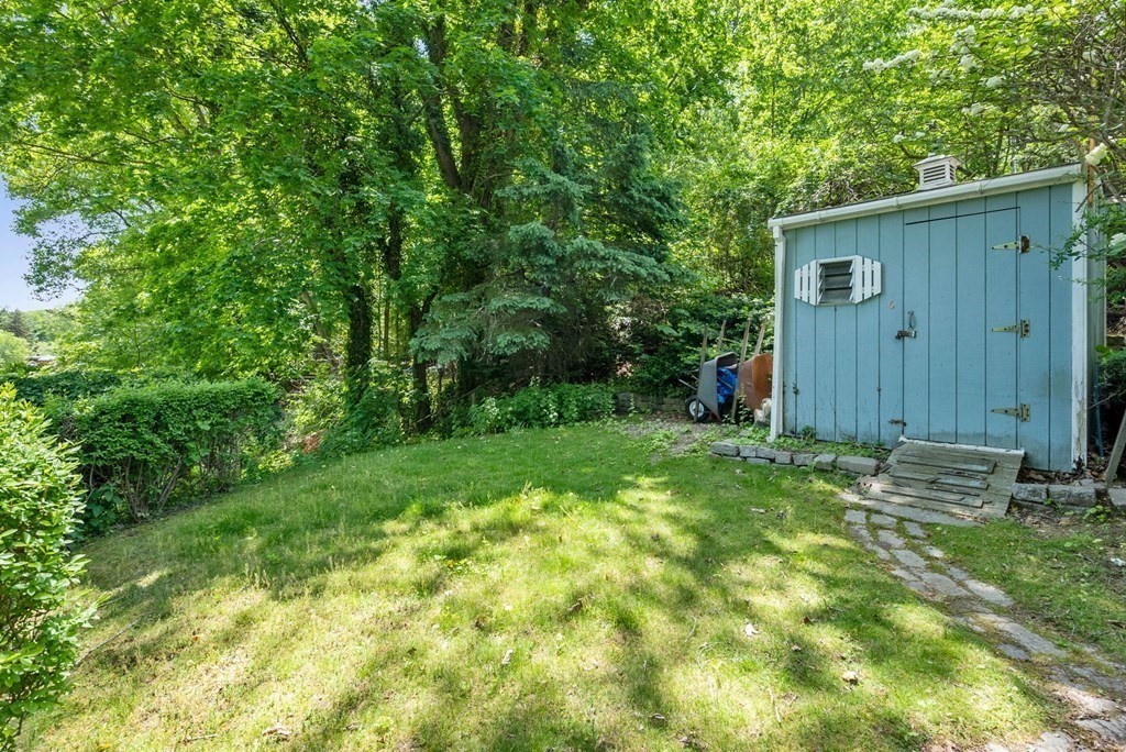6 Walnut Place Wellesley, MA 02481 - Photo 29 of 32 Gallery Image 29