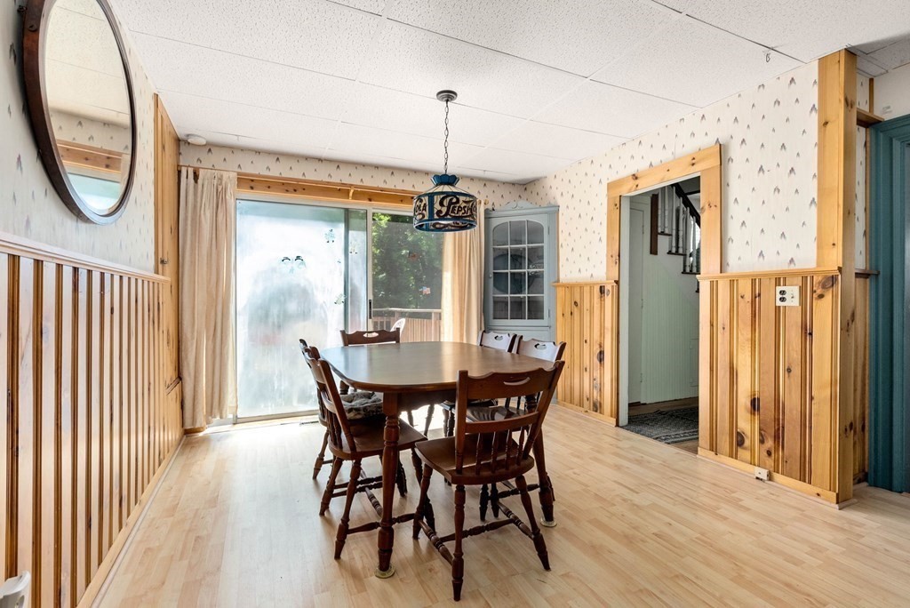 6 Walnut Place Wellesley, MA 02481 - Photo 9 of 32 Gallery Image 9