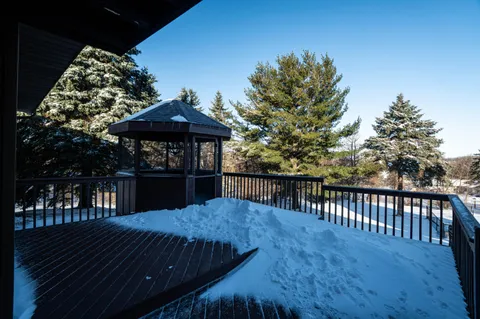 $624,900 | W233-s6945 Millbrook Circle West, Vernon, WI 53103