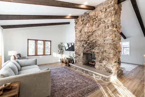 $624,900 | W233-s6945 Millbrook Circle West, Vernon, WI 53103