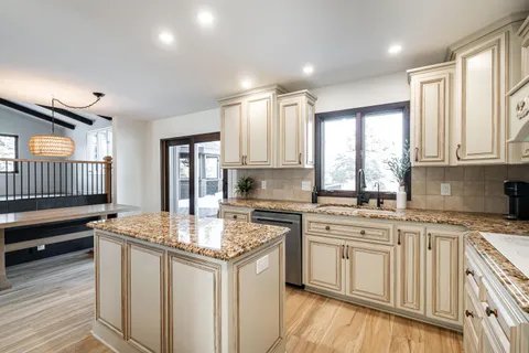 $624,900 | W233-s6945 Millbrook Circle West, Vernon, WI 53103