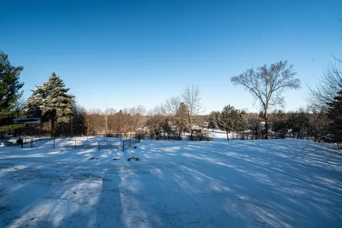 $624,900 | W233-s6945 Millbrook Circle West, Vernon, WI 53103