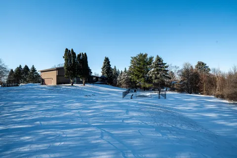 $624,900 | W233-s6945 Millbrook Circle West, Vernon, WI 53103